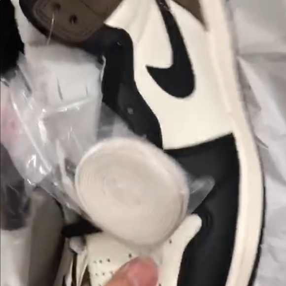 Nike Jordan 1 - Picture 4 of 5